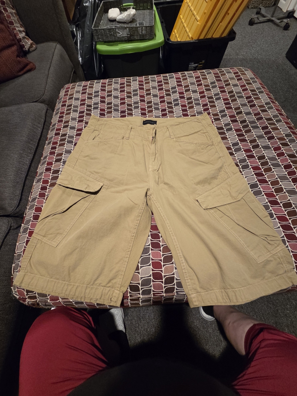 Relaxed Fit Men's Cargo Shorts in Tan